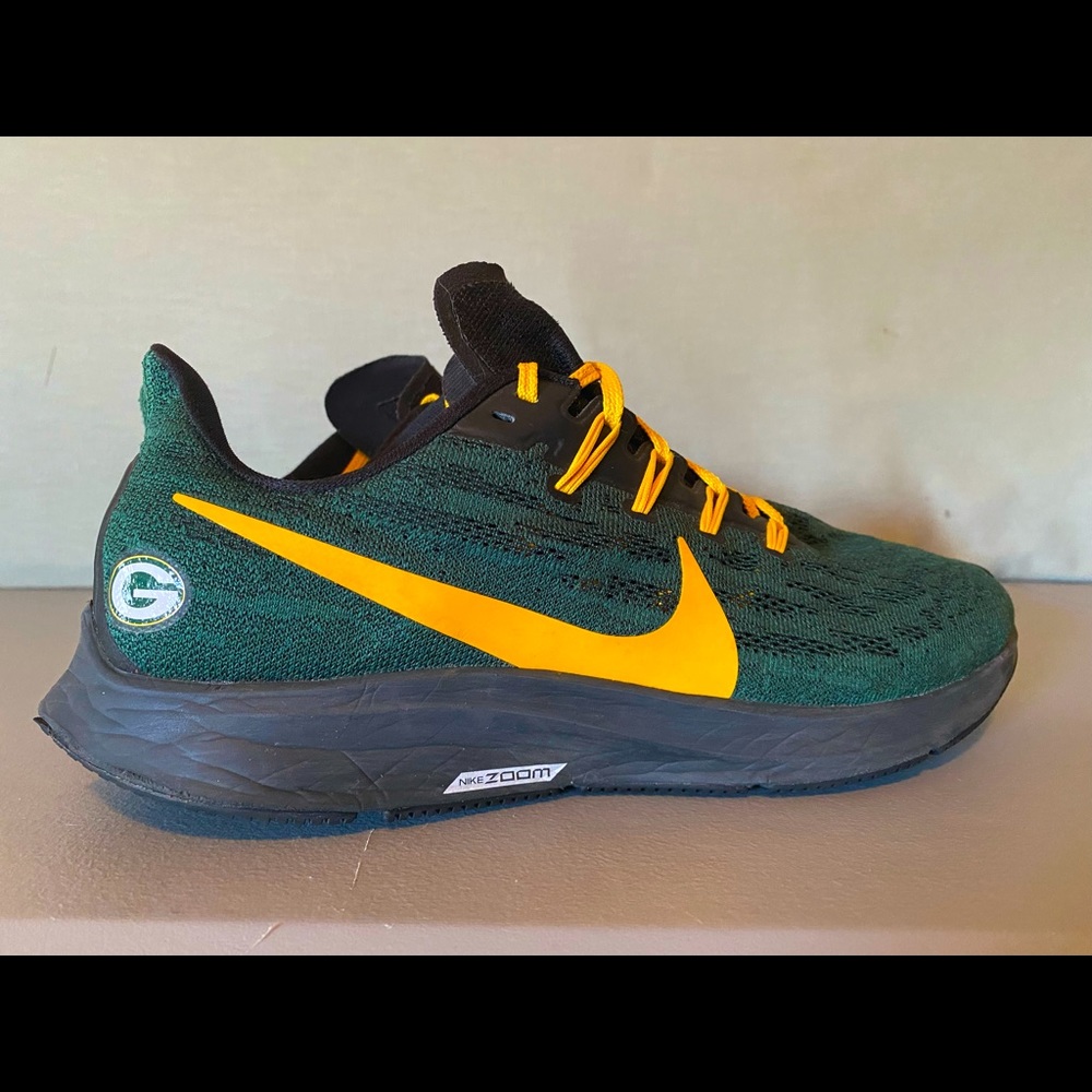 Nike Air Zoom Pegasus 36 Green Bay Packers size 9.5